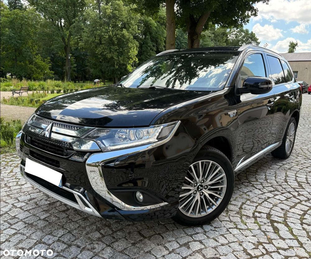 Mitsubishi Outlander - 1
