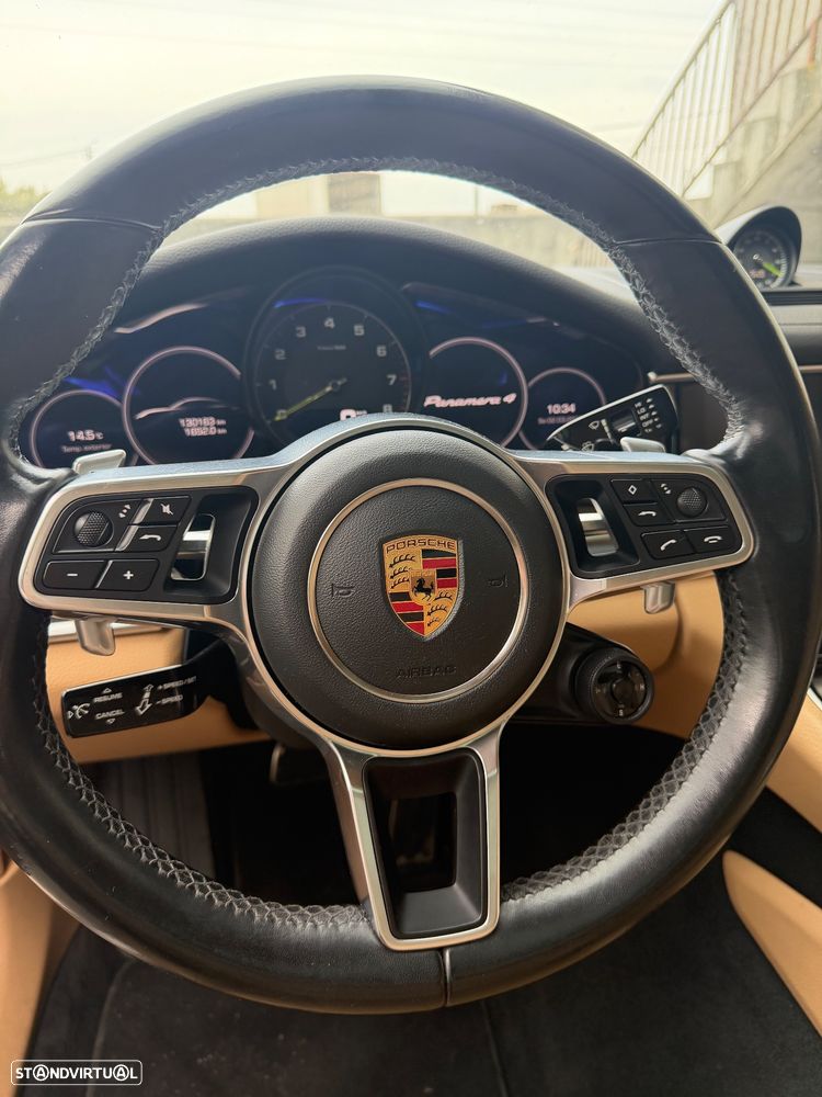 Porsche Panamera - 17
