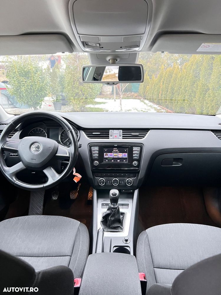 Skoda Octavia 1.6 TDI DPF Ambition - 8