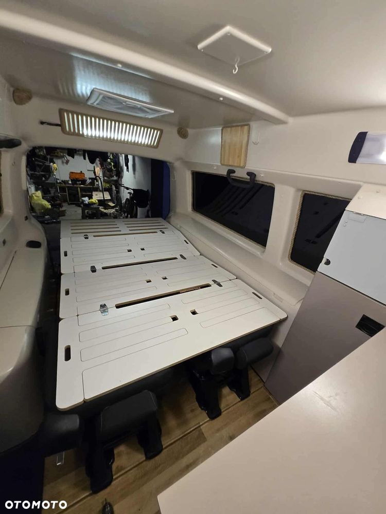 Volkswagen Transporter - 13