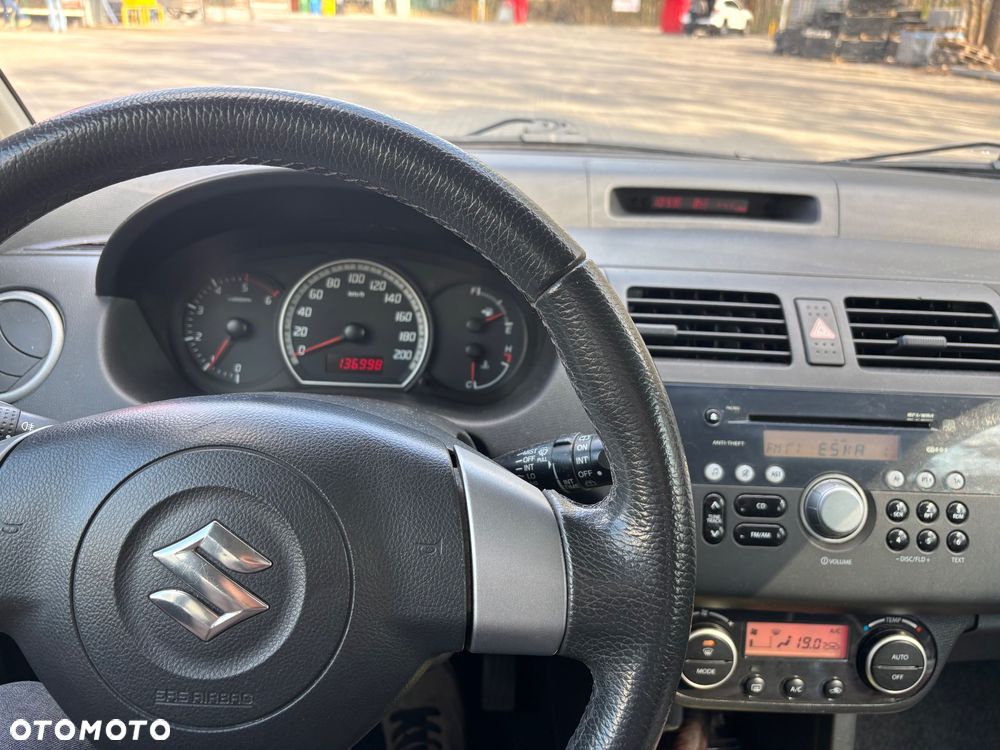 Suzuki Swift 1.3 DDiS GLX / Comfort - 4