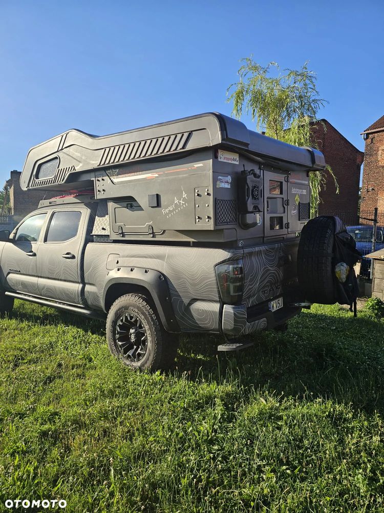 Toyota Tacoma - 4