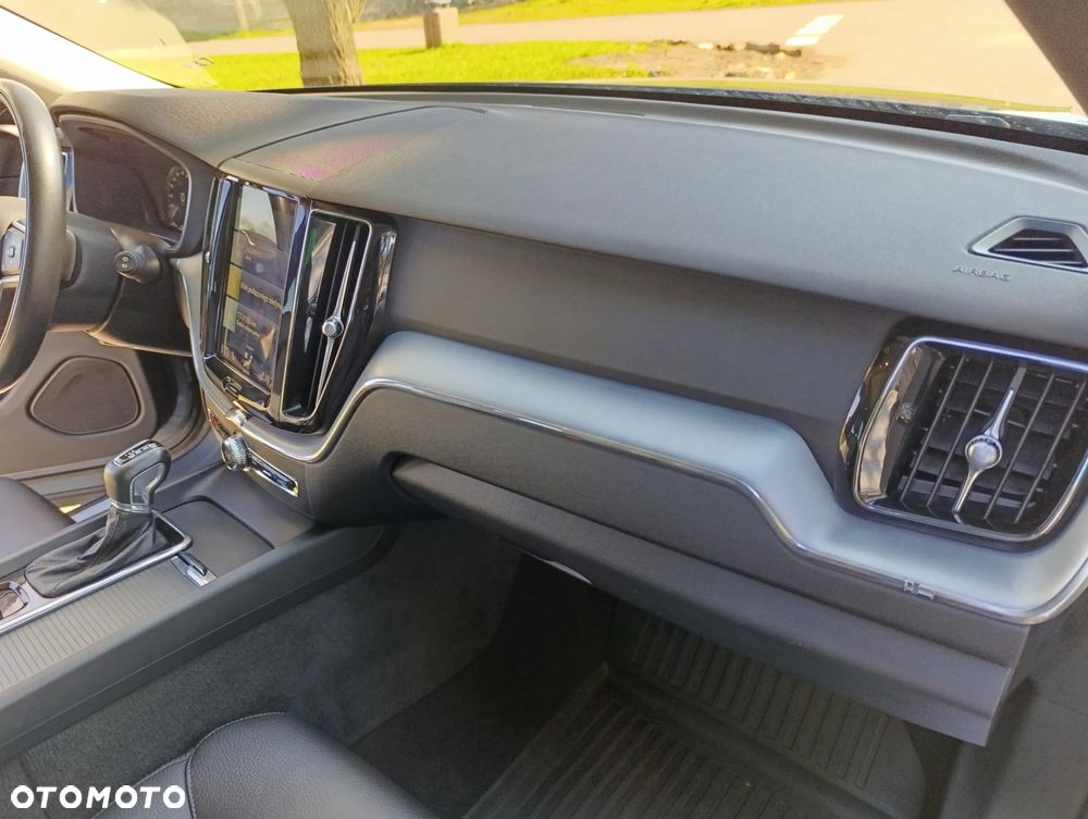 Volvo XC 60 T5 AWD Geartronic Momentum - 18