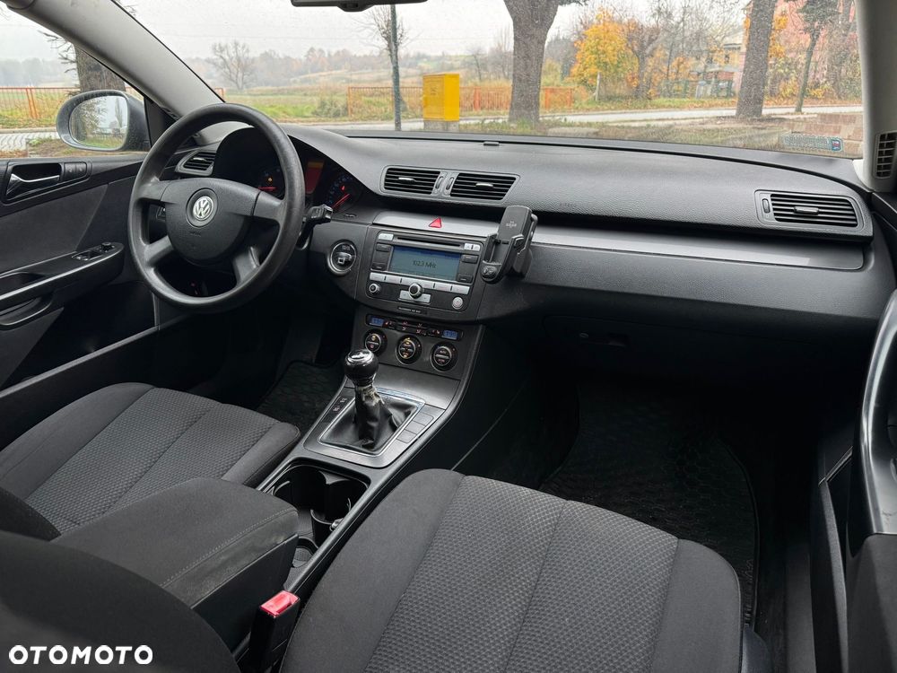Volkswagen Passat 1.9 TDI Comfortline - 6
