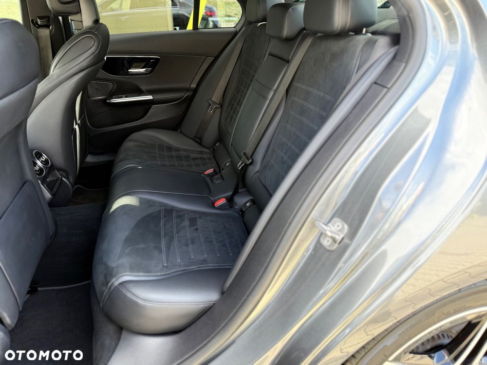 Mercedes-Benz Klasa C 220 d 4Matic 9G-TRONIC AMG Line - 16