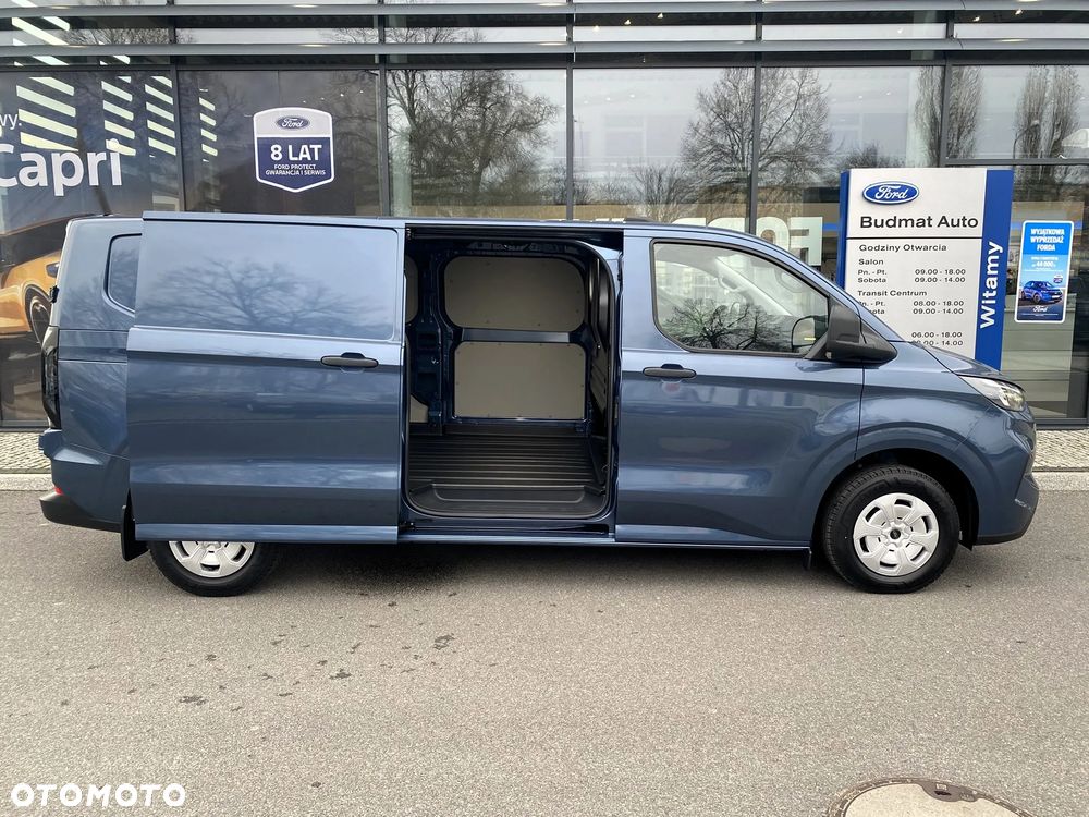 Ford Custom Van Trend - 10