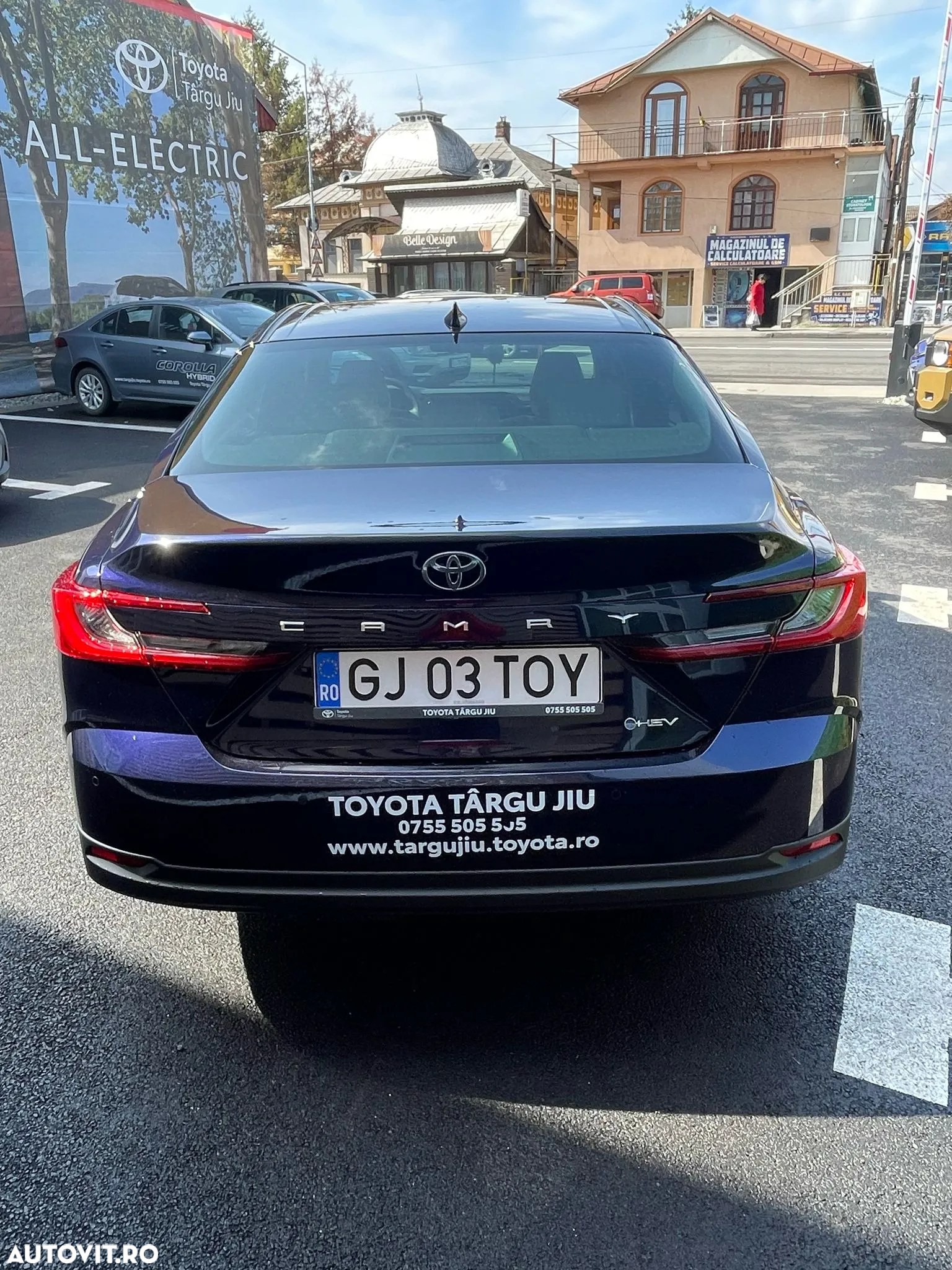 Toyota Camry 2.5 HEV Luxury - 5