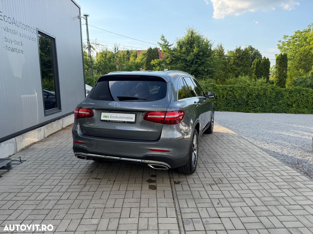 Mercedes-Benz GLC 250 d 4MATIC 9G-TRONIC AMG Line - 11