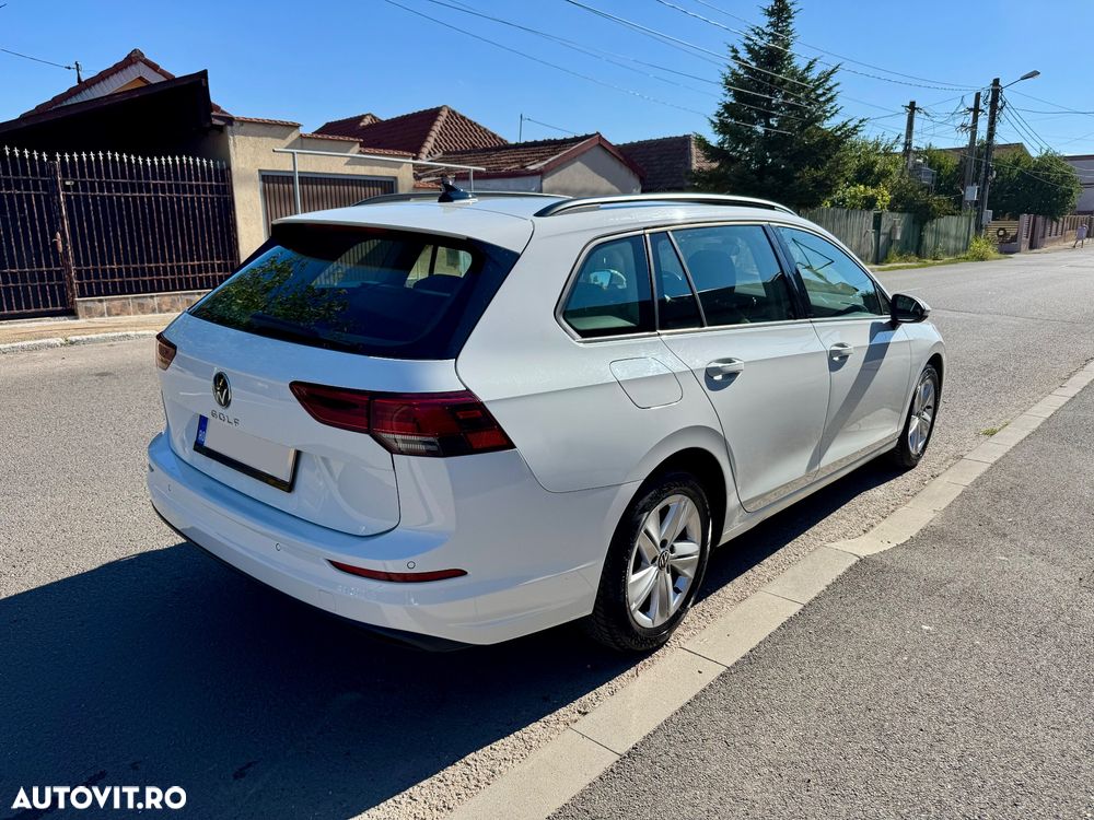 Volkswagen Golf - 8