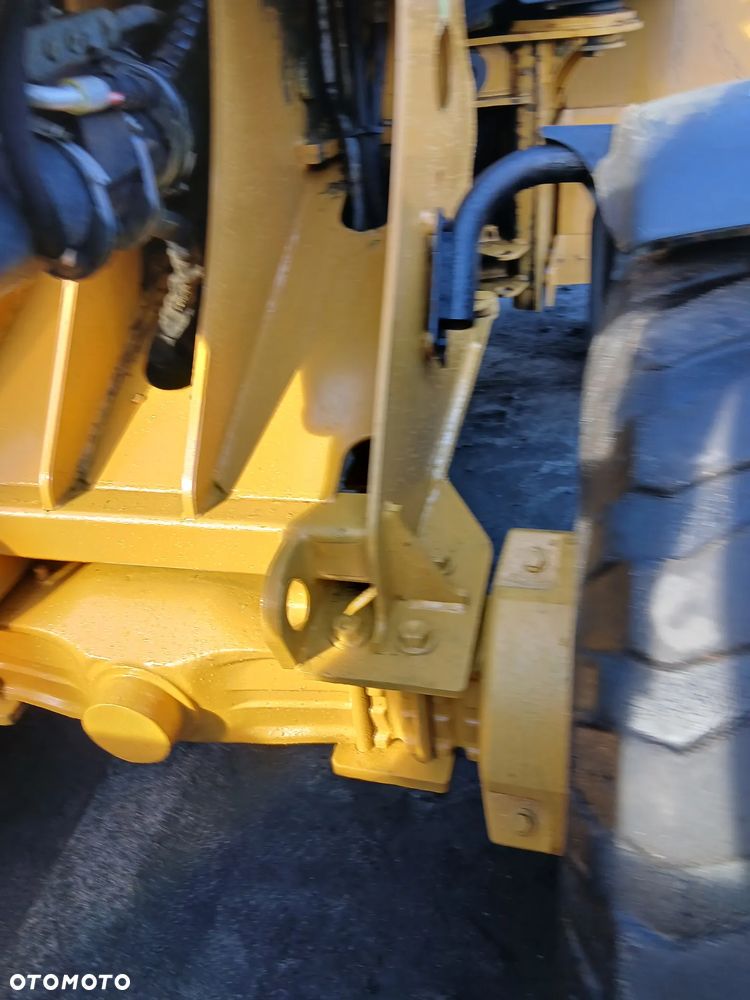 Caterpillar 906 - 23