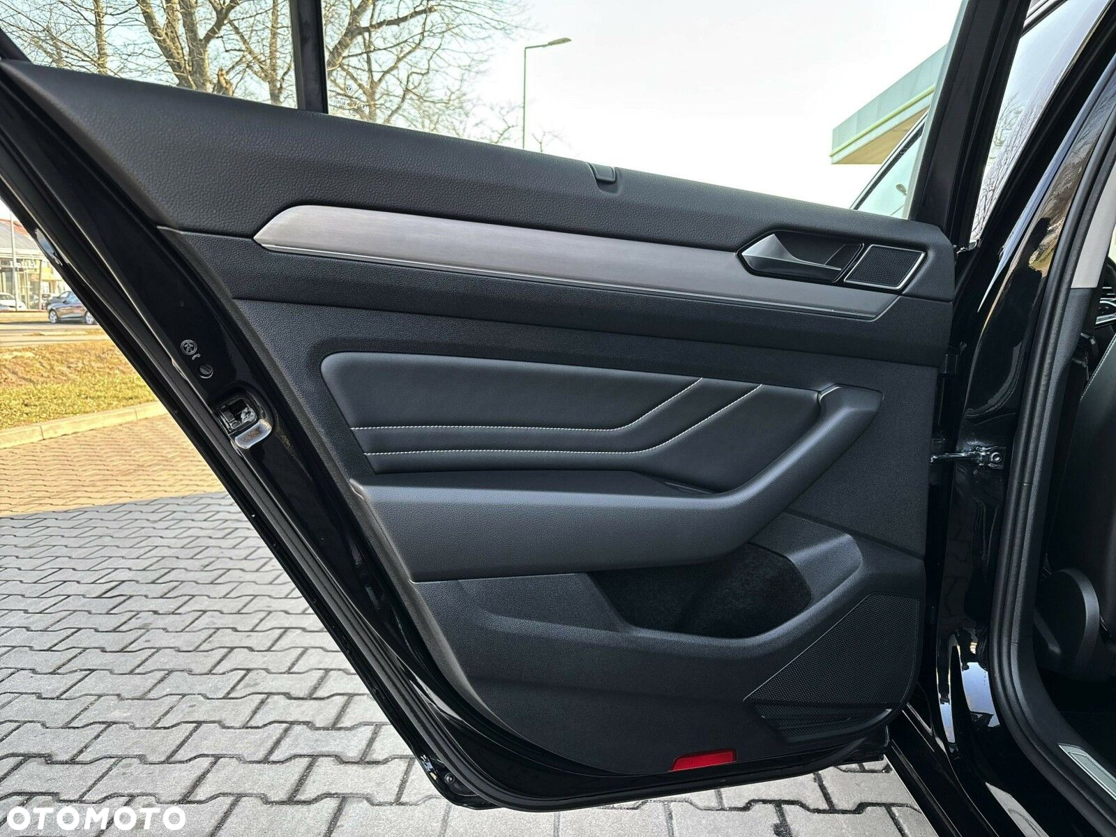 Volkswagen Passat - 13