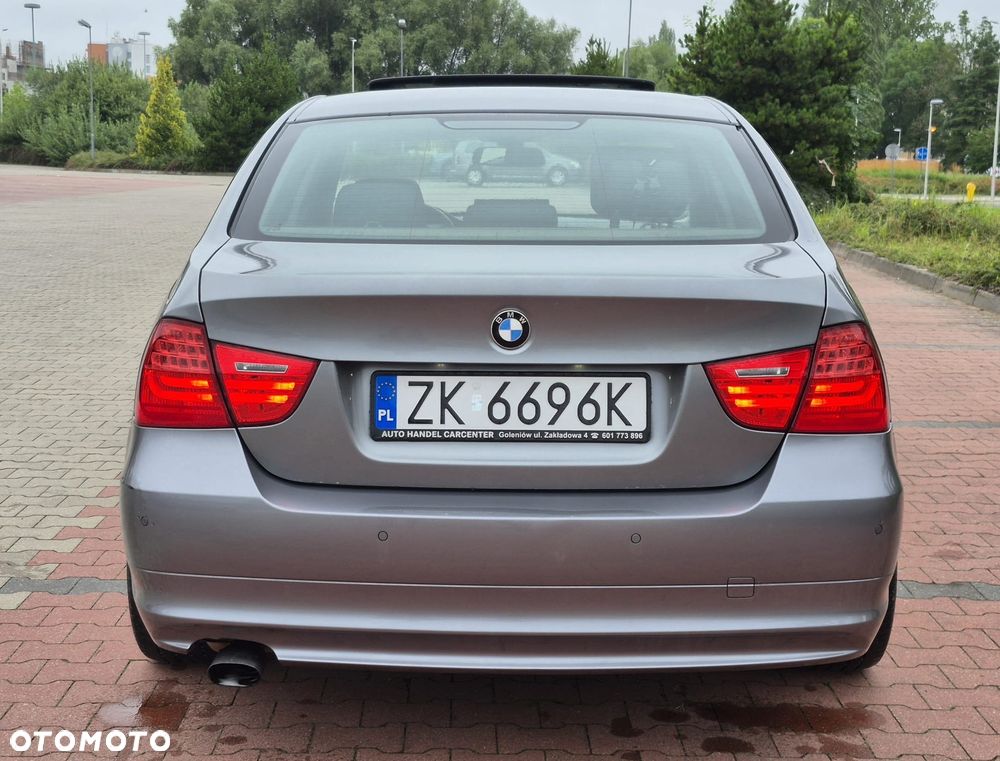 BMW Seria 3 318i - 3