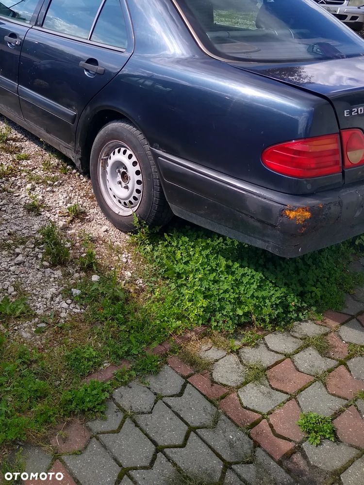mercedes benz W210 - 2