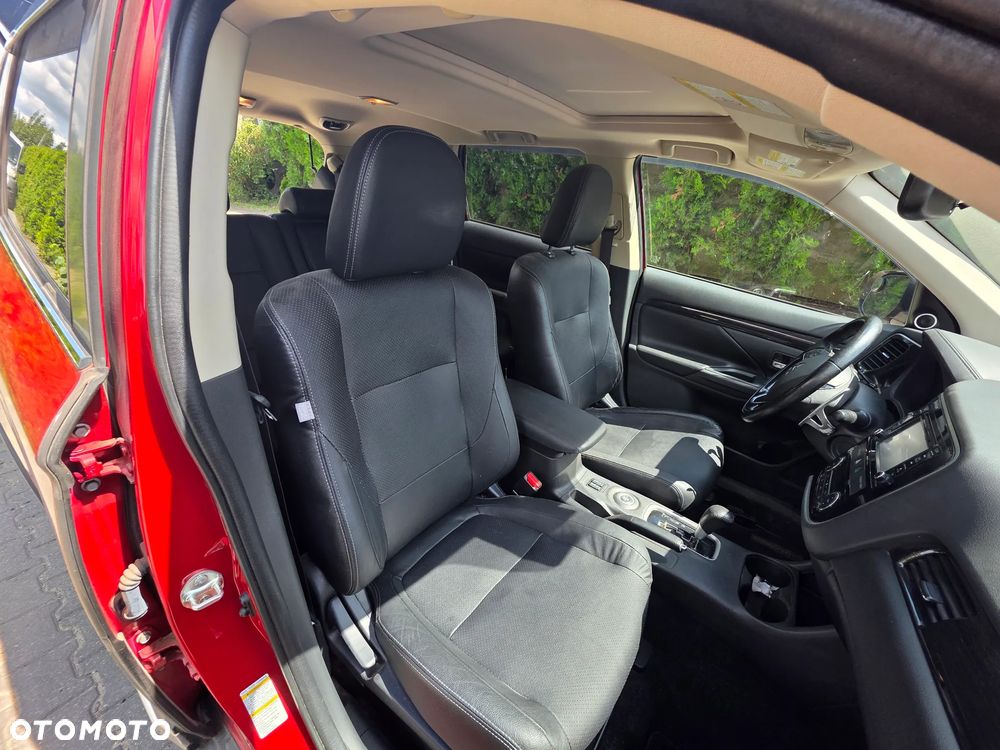 Mitsubishi Outlander - 16