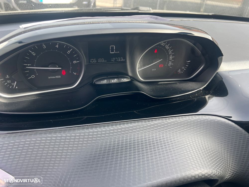 Peugeot 2008 1.2 PureTech Style - 30