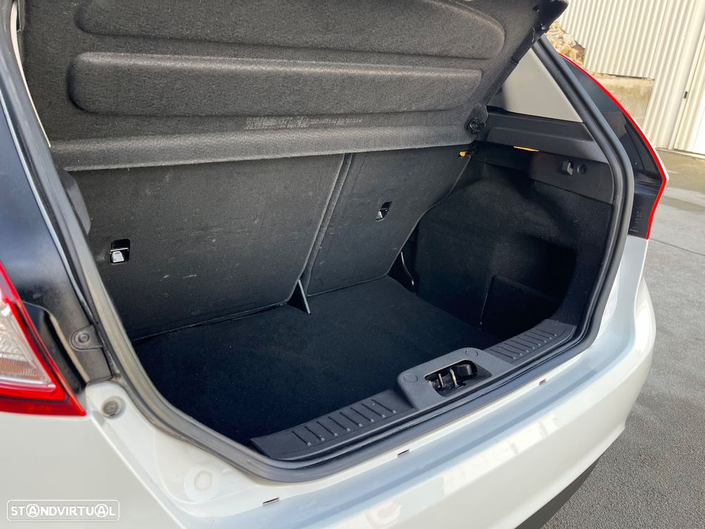 Ford Fiesta 1.5 TDCi STLine - 23