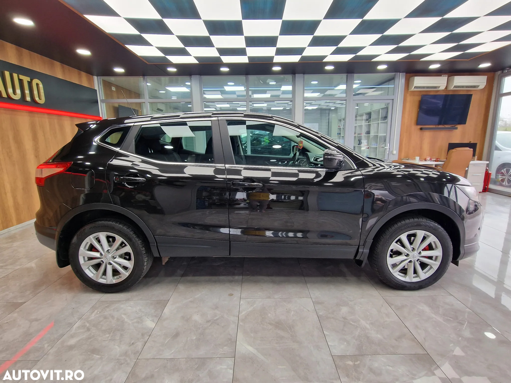 Nissan Qashqai 1.6 DCI Start/Stop X-TRONIC N-Connecta - 13