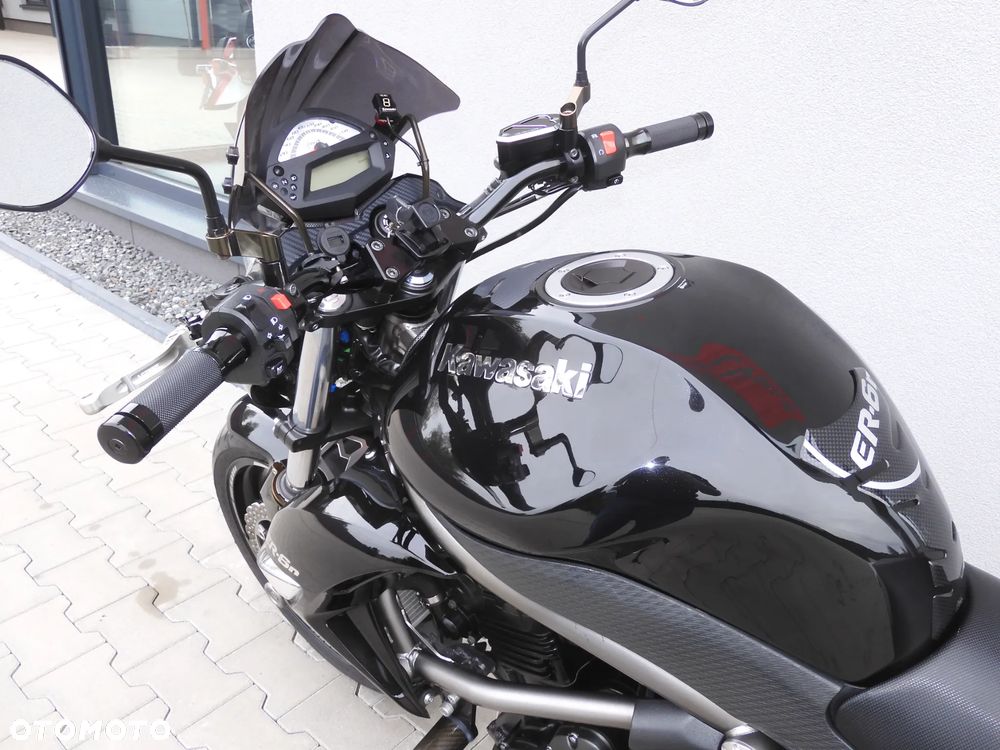 Kawasaki ER - 28