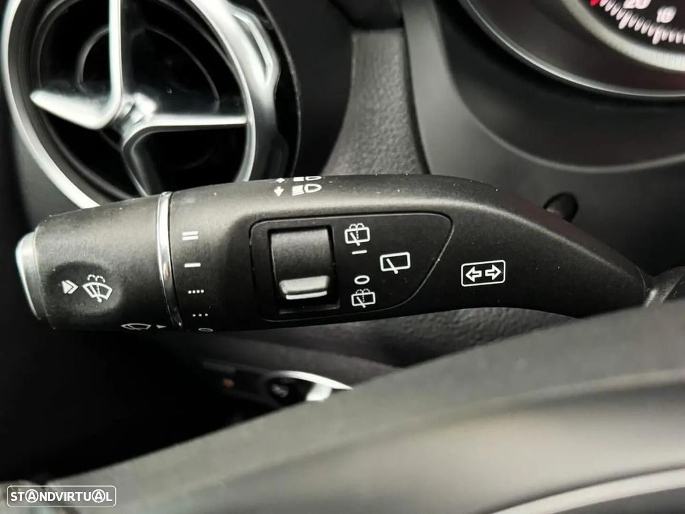 Mercedes-Benz GLA 180 - 24