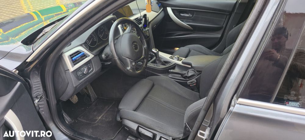 BMW Seria 3 320d - 2