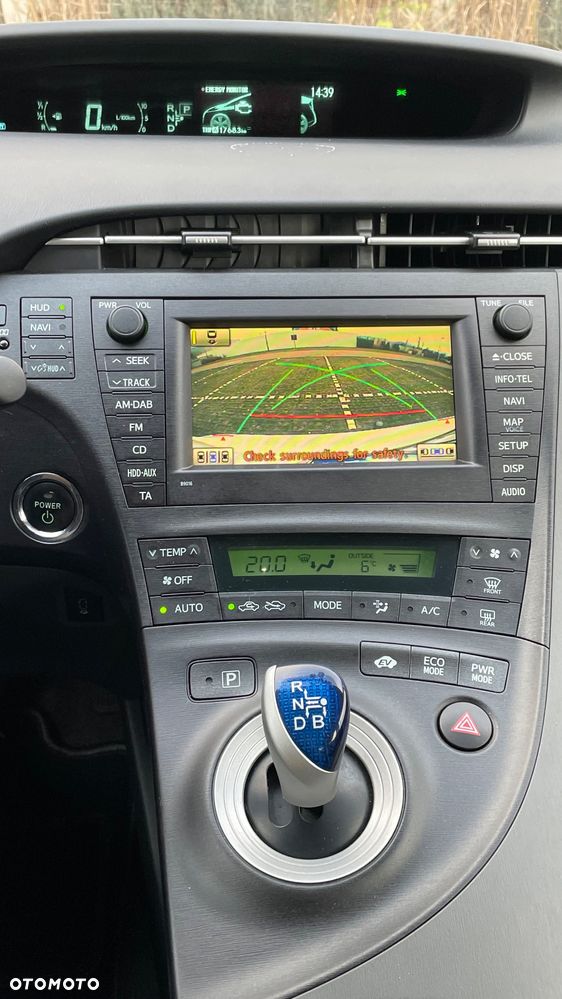 Toyota Prius 1.8 HSD Premium - 31