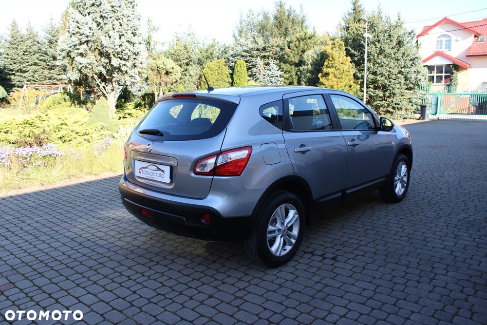 2010 Nissan Qashqai 1.6 Acenta, photograph 8