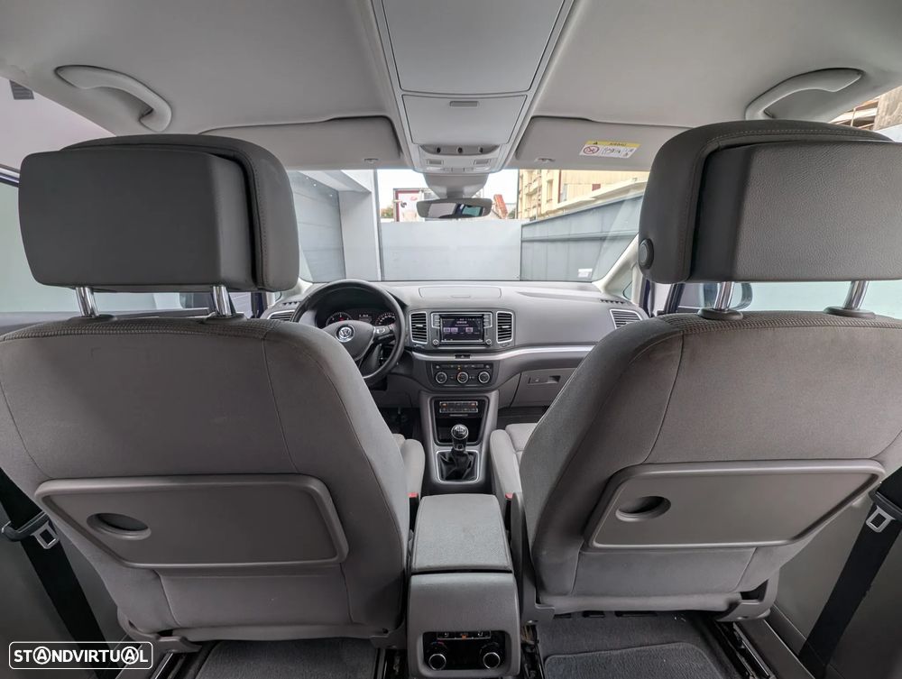 VW Sharan 2.0 TDI Confortline - 29
