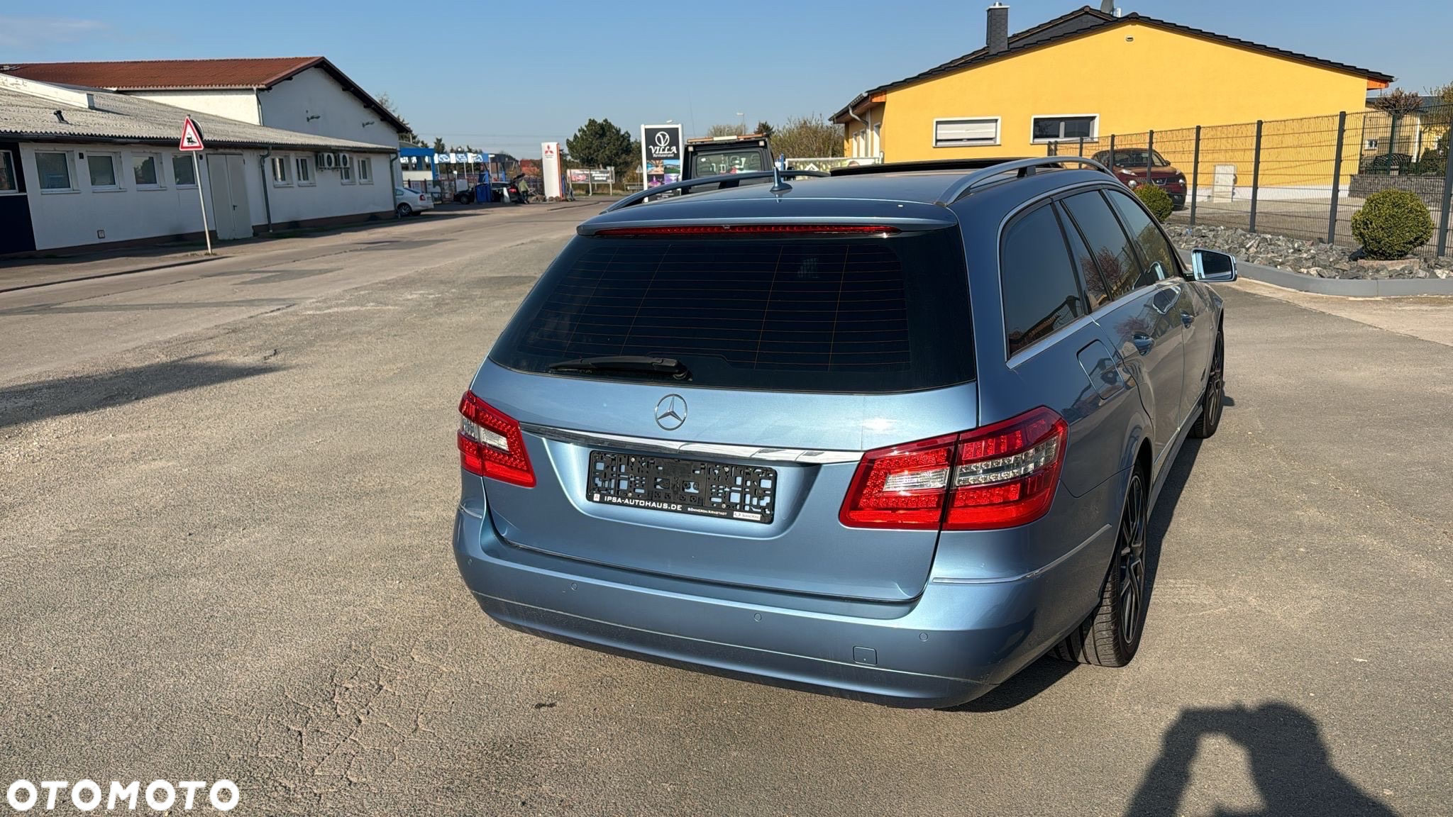 Mercedes-Benz Klasa E 250 T CDI DPF BlueEFFICIENCY 7G-TRONIC Avantgarde - 4