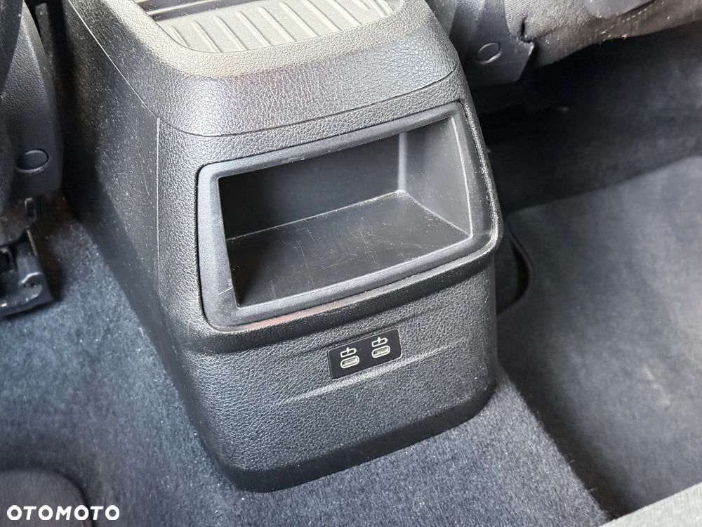 BMW Seria 2 218i - 29