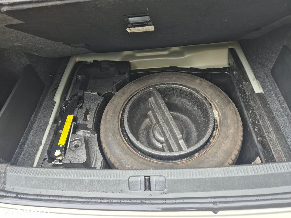 Volkswagen Passat 2.0 TDI DPF Comfortline - 12