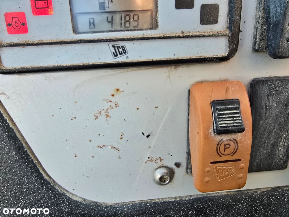 JCB - 7
