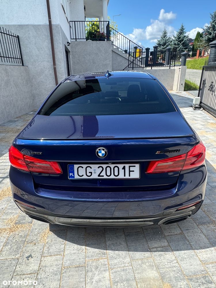 BMW Seria 5 M550i xDrive - 4