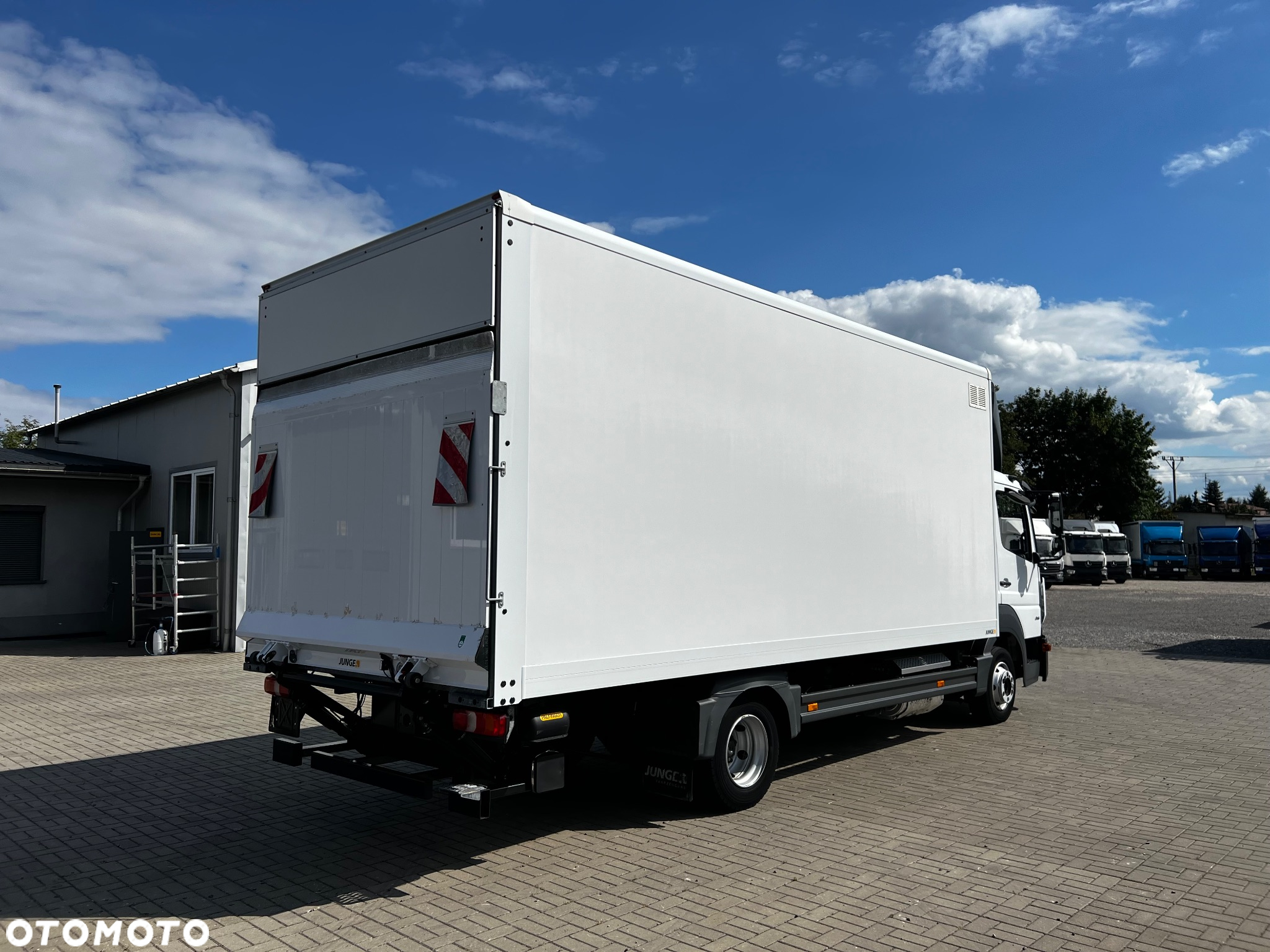 Mercedes-Benz ATEGO - 5