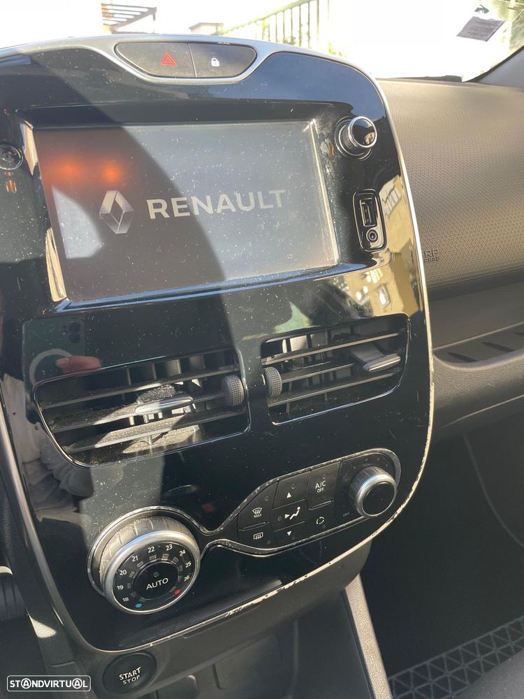 Renault Clio 1.2 16V 75 Collection - 3