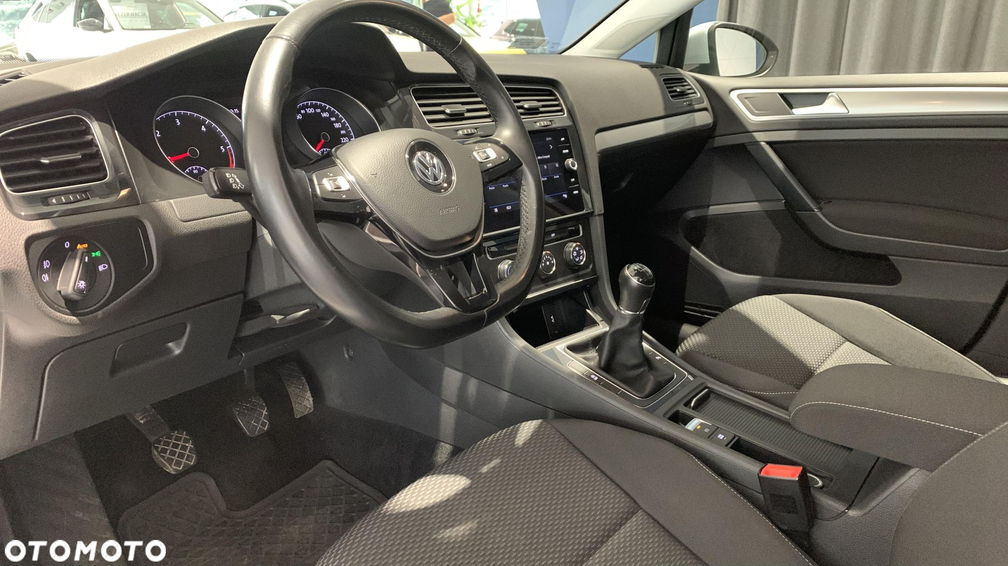 Volkswagen Golf VII 1.6 TDI BMT Trendline - 9