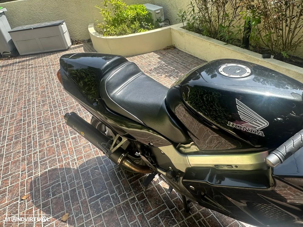 Honda VFR - 4