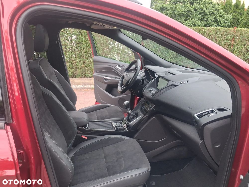 Ford Kuga 1.5 TDCi 2x4 ST-Line - 4
