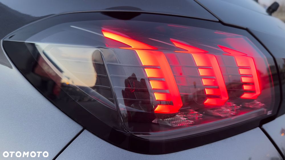 Peugeot 208 1.2 PureTech GT S&S EAT8 - 30