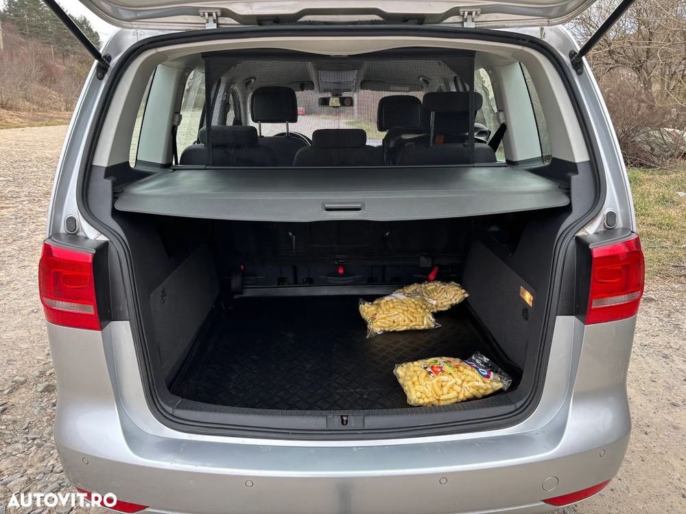 Volkswagen Touran 2.0 TDI DSG Comfortline - 5