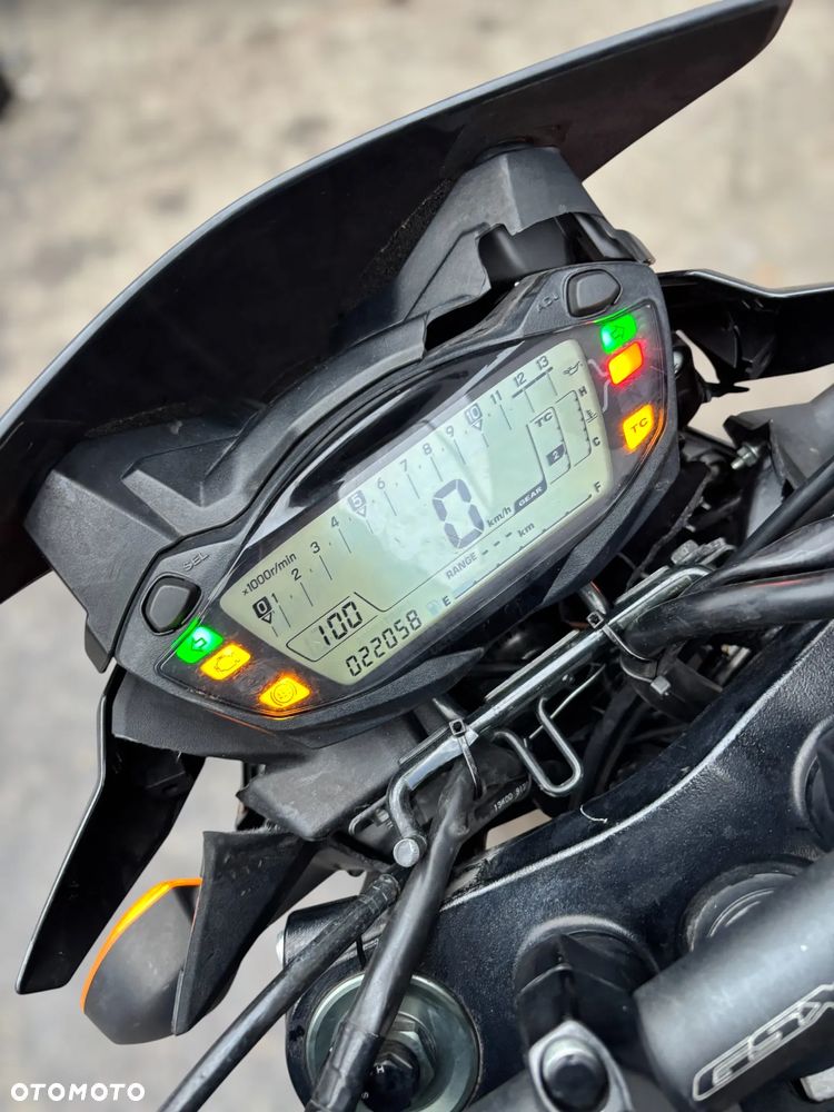 Suzuki GSX - 17