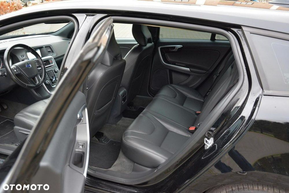 Volvo V60 D4 Geartronic Momentum Pro - 19