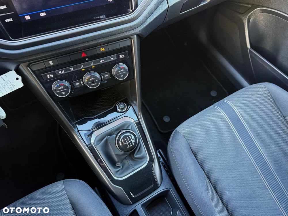 Volkswagen T-Roc 1.5 TSI OPF ACTIVE - 17