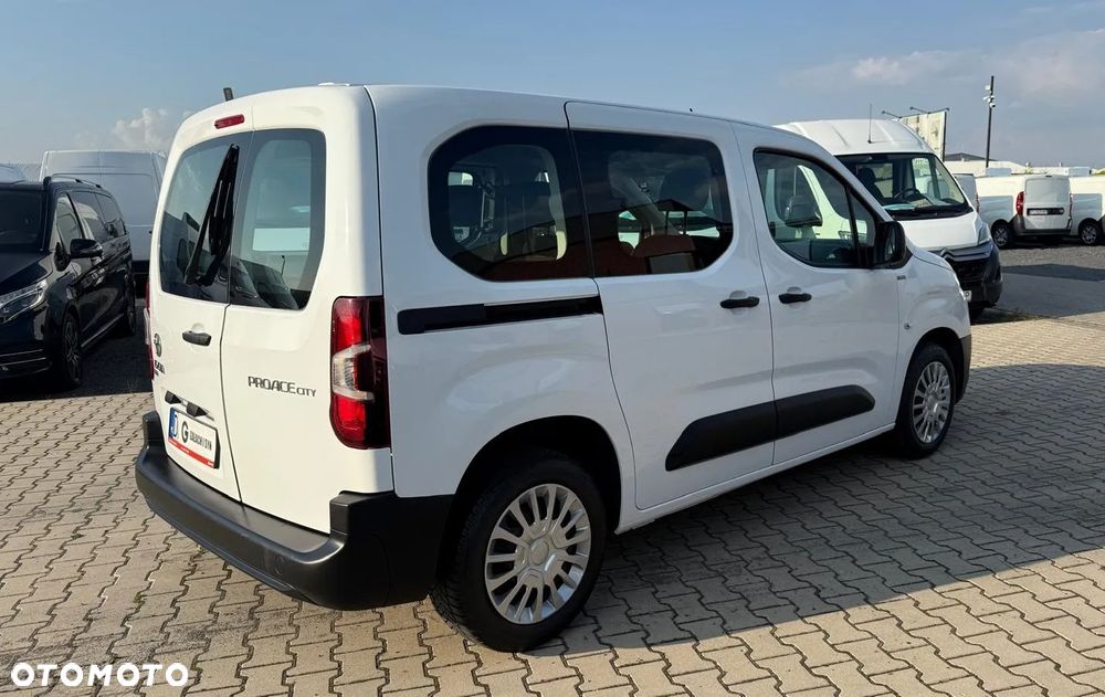 Toyota Proace City Verso Long 1.5 D-4D Family - 4