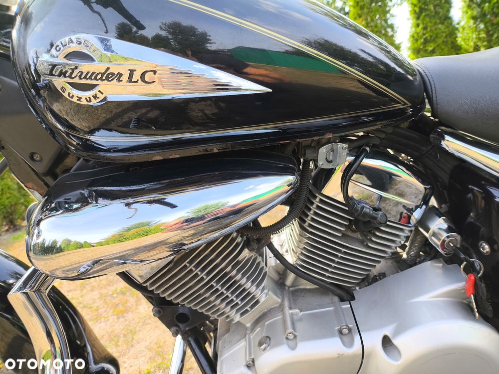 Suzuki Intruder - 14