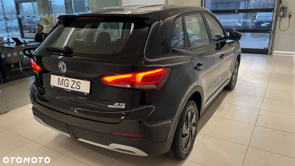 MG ZS - 15