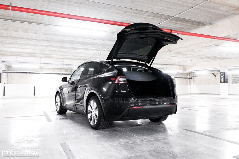 Tesla Model Y Long Range Dual Motor AWD - 7