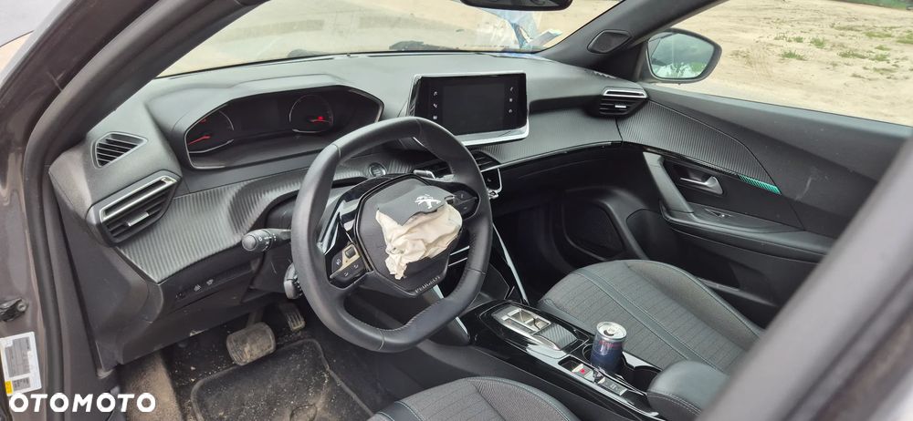 Peugeot 2008 1.2 PureTech Allure S&S EAT8 - 17