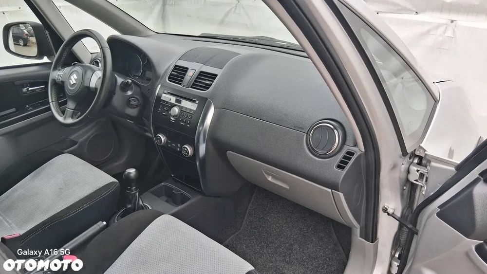 Suzuki SX4 1.6 VVT 4x4 Comfort - 11