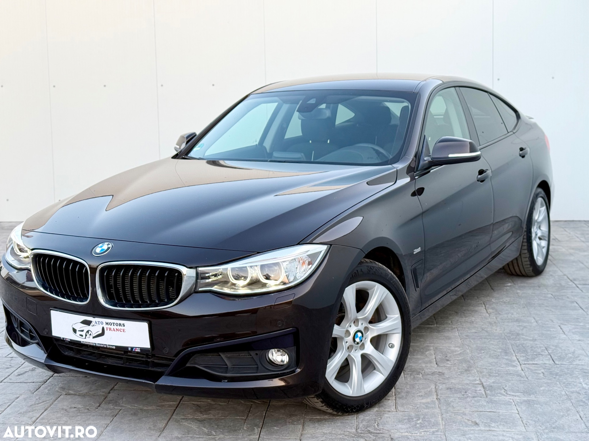 BMW Seria 3 320d Sport Line - 2