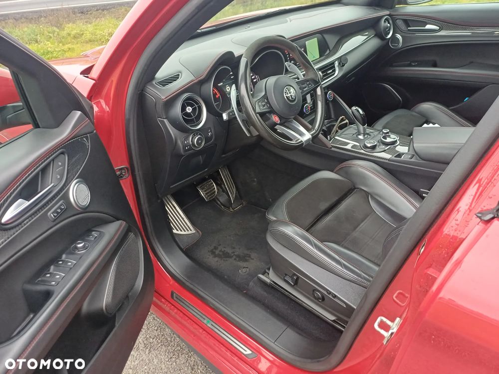 Alfa Romeo Stelvio V6 2.9 Bi-Turbo AT8-Q4 Quadrifoglio - 22